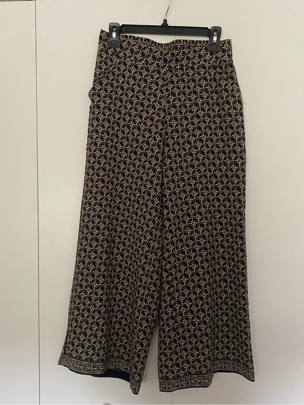 Max Studio Black and Cream Wide-Leg Printed Pants, size small
